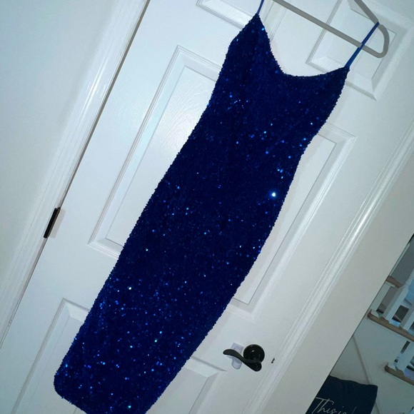 Dress - Picture 1 of 3